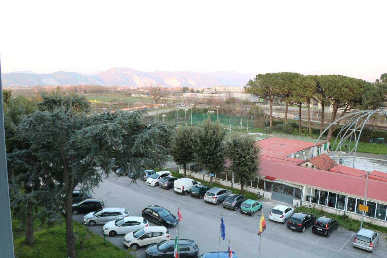 Hotel Quadrifoglio Castello di Cisterna Екстериор снимка