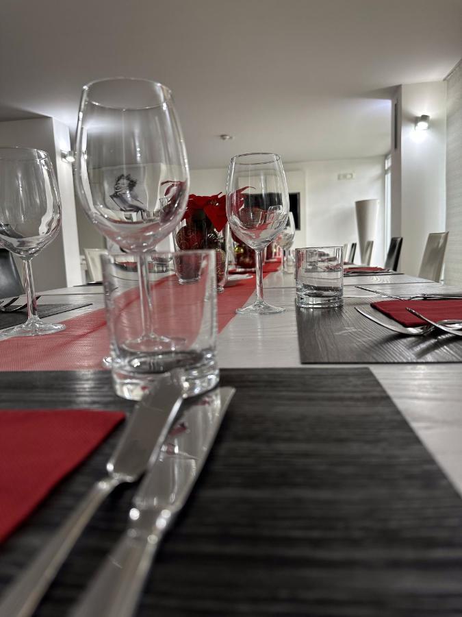 Hotel Quadrifoglio Castello di Cisterna Екстериор снимка